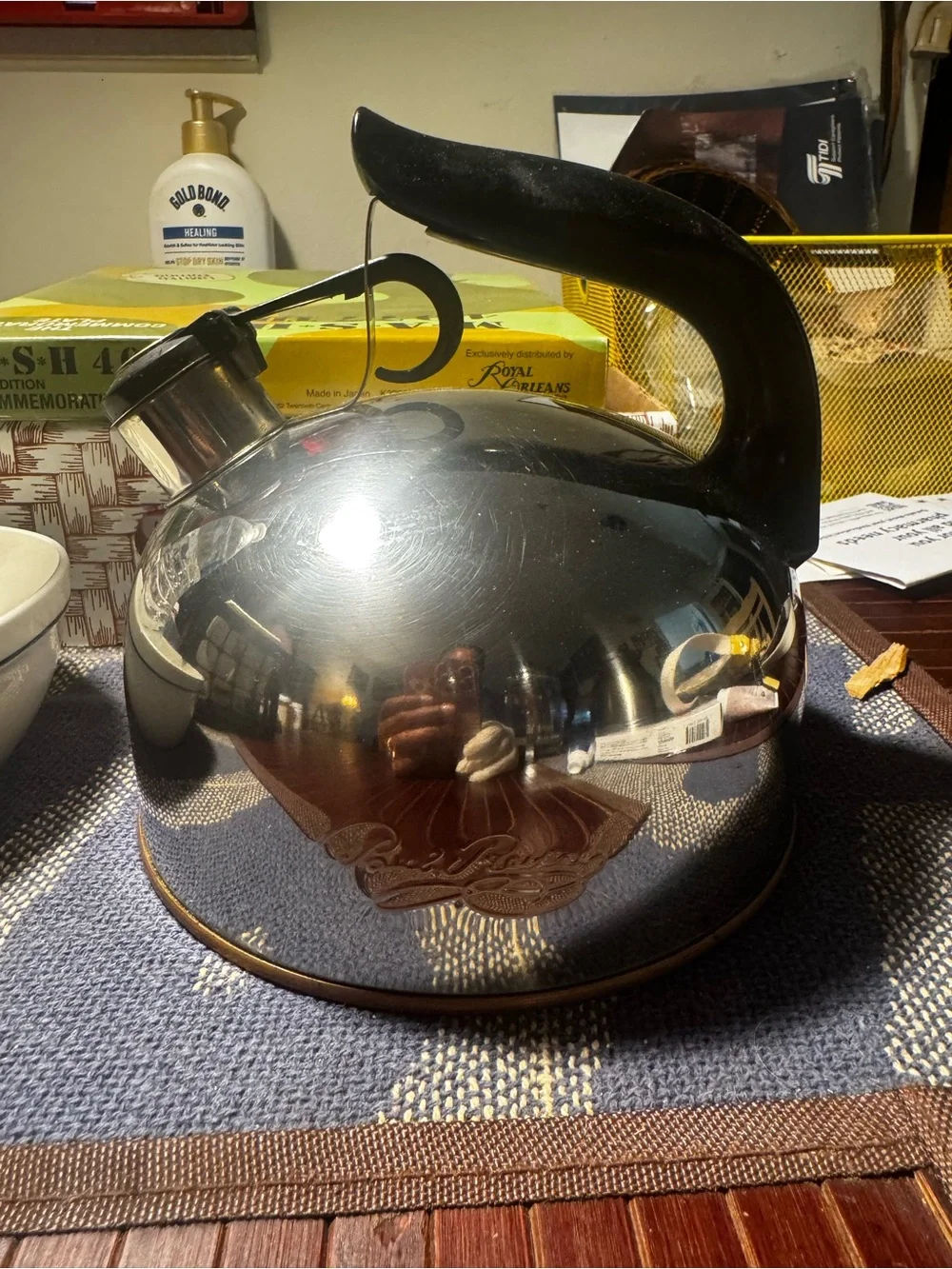 Stainless Steel Whistling Tea Kettle with Black Handle